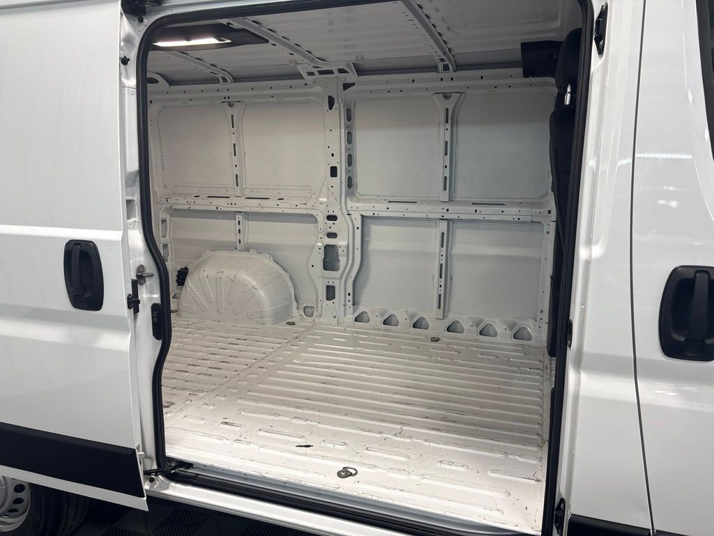 Used 2025 Ram ProMaster 2500 - photo 5