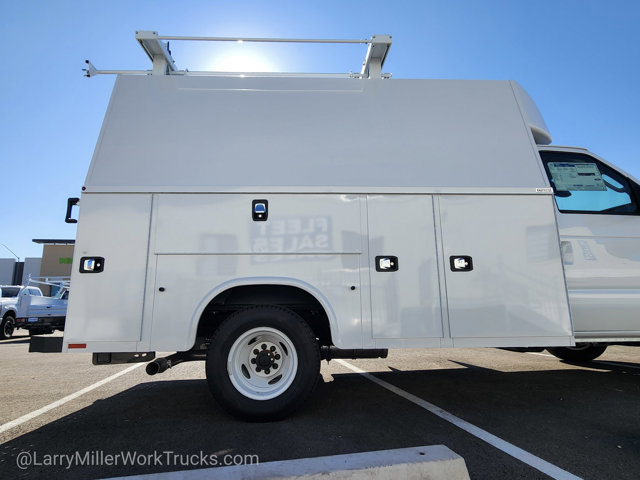 New 2026 Ford E-350 - photo 20