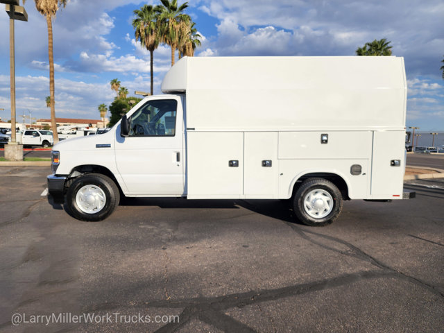 New 2026 Ford E-350 - photo 6