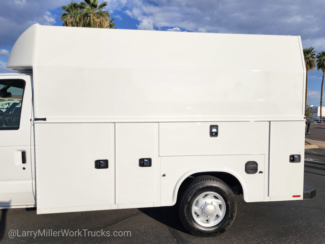 New 2026 Ford E-350 - photo 7