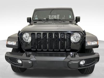 Used 2022 Jeep Gladiator - photo 1