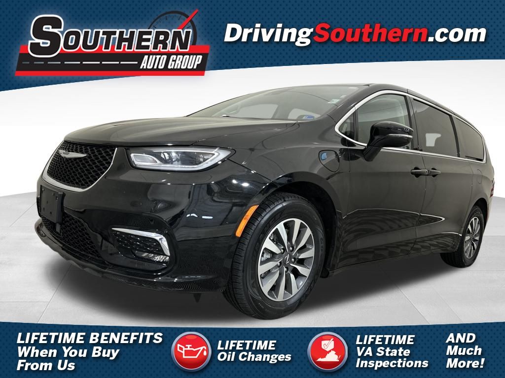 Used 2024 Chrysler Pacifica - photo 1