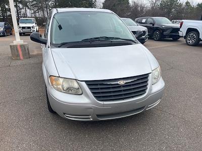 Used 2006 Chrysler Town and Country - photo 1