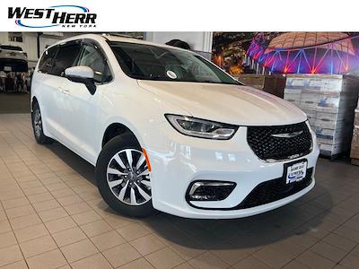 Used 2023 Chrysler Pacifica - photo 1
