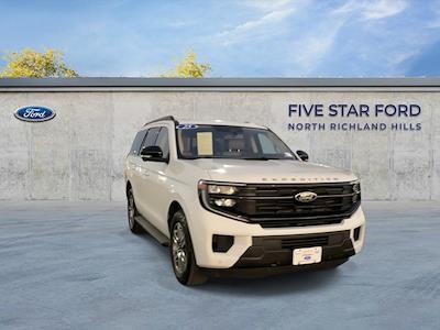 Used 2025 Ford Expedition - photo 1