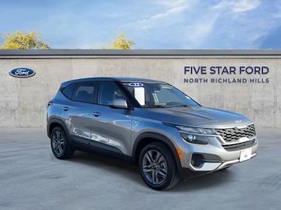 Used 2022 Kia Seltos LX for sale #BP50223 - photo 1