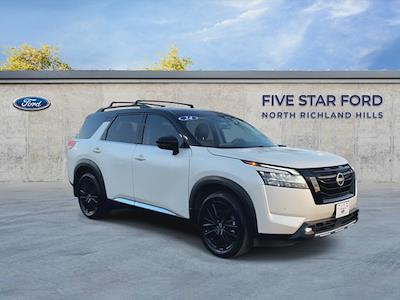 Used 2024 Nissan Pathfinder - photo 1