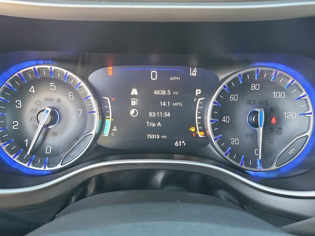 Used 2023 Chrysler Pacifica - photo 11