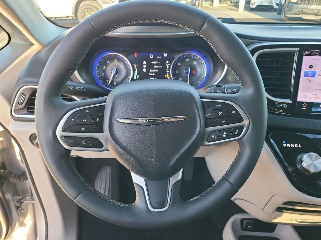 Used 2023 Chrysler Pacifica - photo 36