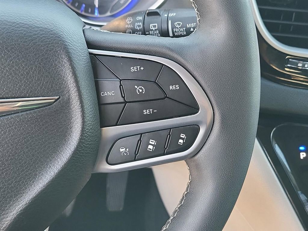 Used 2023 Chrysler Pacifica - photo 38