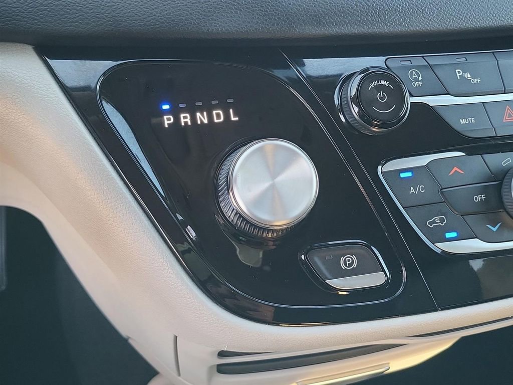 Used 2023 Chrysler Pacifica - photo 16