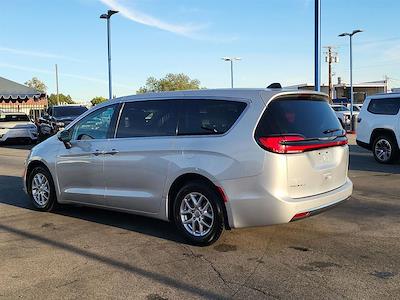 Used 2023 Chrysler Pacifica - photo 1