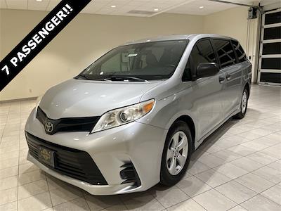 Used 2020 Toyota Sienna - photo 1