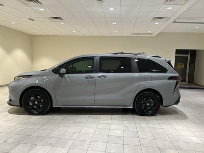 Used 2025 Toyota Sienna - photo 1
