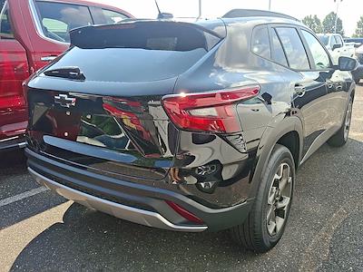 2025 Chevrolet Trax FWD SUV for sale #292030 - photo 2