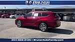 Used 2023 Toyota Highlander XLE SUV for sale #242184A - photo 2