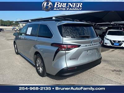 2021 Toyota Sienna FWD Minivan for sale #250196D - photo 2