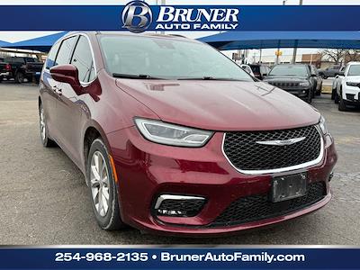 Used 2021 Chrysler Pacifica Touring L Minivan for sale #8457 - photo 2