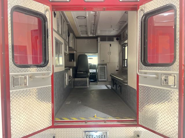 Used 2013 Ford E-450 - photo 21