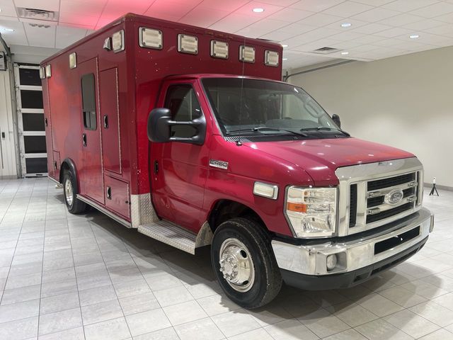 Used 2013 Ford E-450 - photo 9