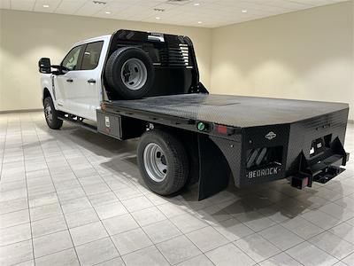 2026 Ford F-350 Crew Cab DRW 4WD Flatbed Truck for sale #F29802 - photo 2