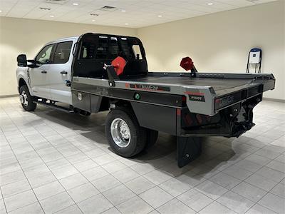 2026 Ford F-350 Crew Cab DRW 4WD Flatbed Truck for sale #F29873 - photo 2