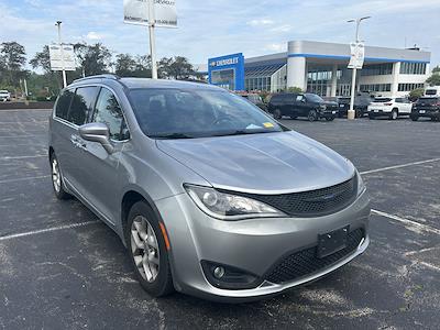 2018 Chrysler Pacifica FWD Minivan for sale #326148A - photo 1