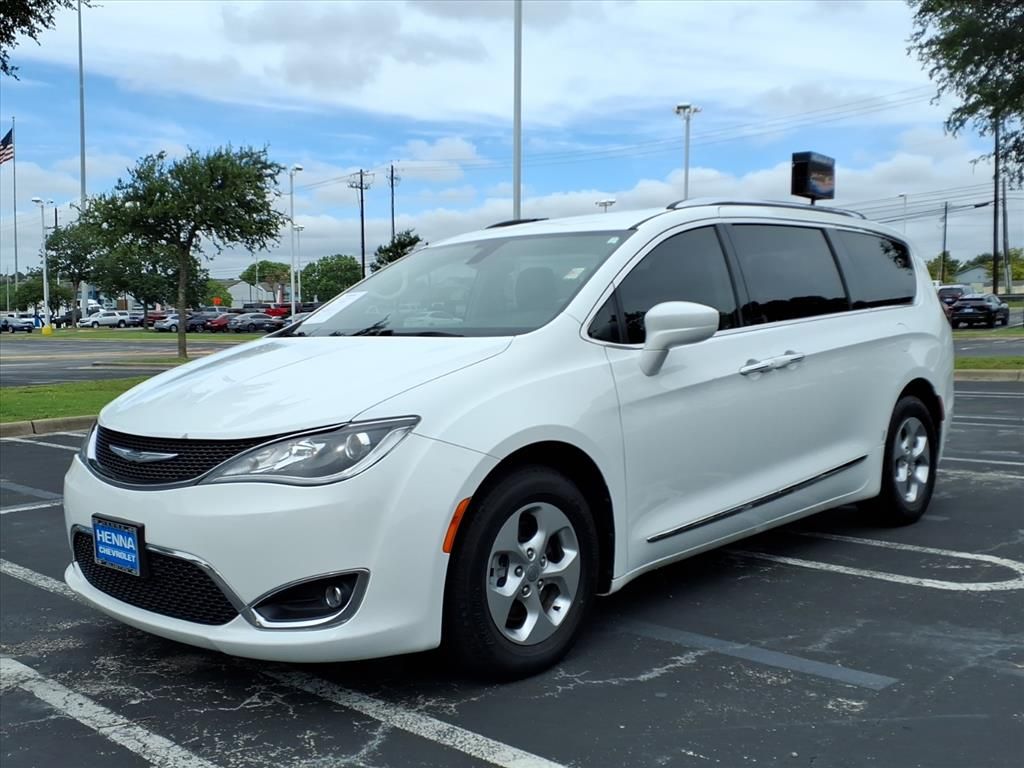 Used 2017 Chrysler Pacifica - photo 8