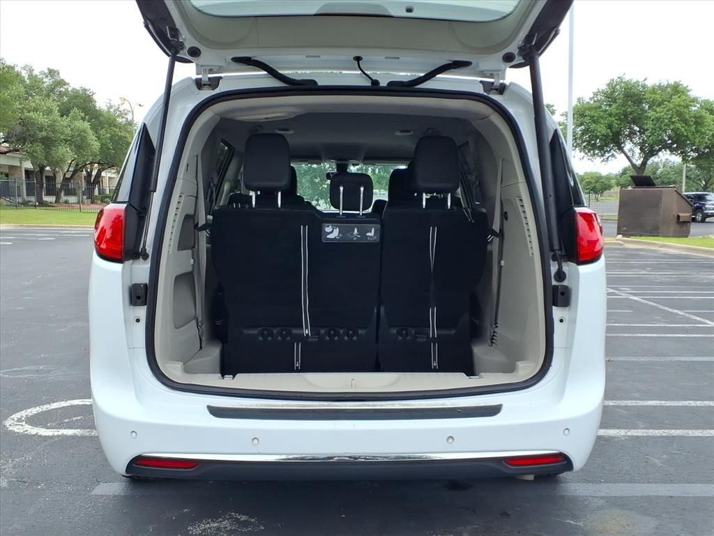 Used 2017 Chrysler Pacifica - photo 11