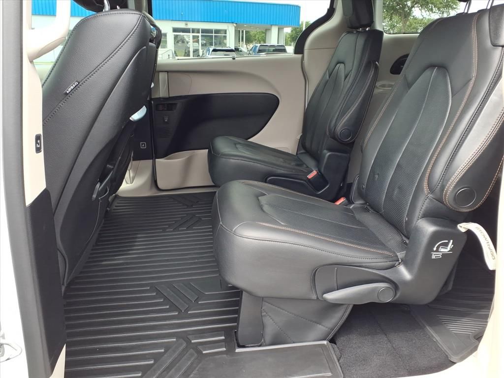 Used 2017 Chrysler Pacifica - photo 16