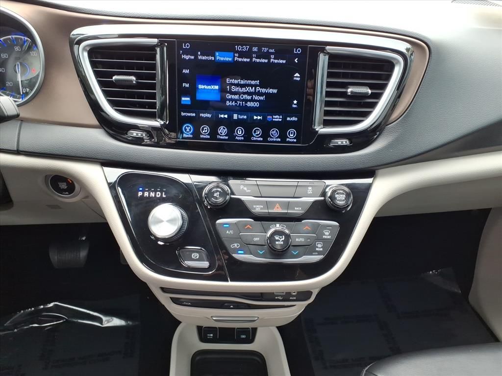 Used 2017 Chrysler Pacifica - photo 23