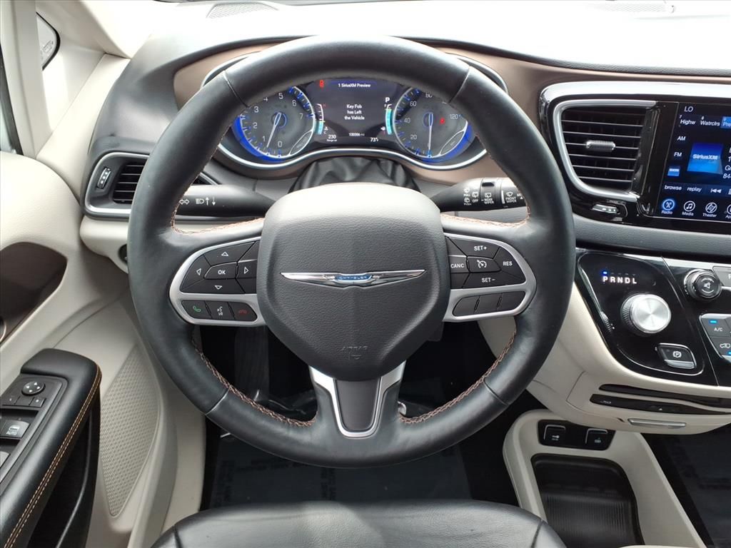 Used 2017 Chrysler Pacifica - photo 24