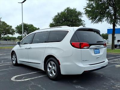 2017 Chrysler Pacifica FWD Minivan for sale #HR584827 - photo 2