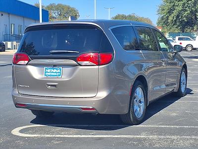 Used 2017 Chrysler Pacifica Touring L Minivan for sale #HR811526 - photo 2
