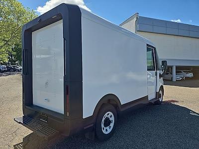2025 Chevrolet BrightDrop 400 Standard Roof AWD Step Van / Walk-in for sale #CB25545 - photo 2