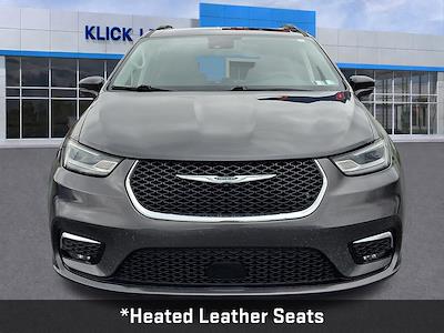 Used 2022 Chrysler Pacifica - photo 1