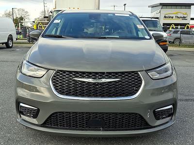 Used 2023 Chrysler Pacifica Touring L Minivan for sale #3572311 - photo 2