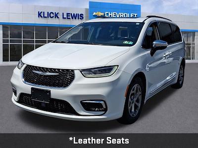 Used 2023 Chrysler Pacifica - photo 2