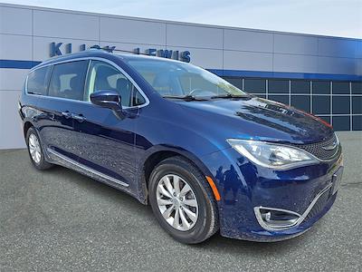 Used 2018 Chrysler Pacifica Touring L Minivan for sale #8563531 - photo 1