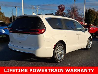 Used 2022 Chrysler Pacifica Touring L Minivan for sale #E002211 - photo 2