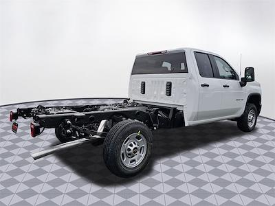 2025 Chevrolet Silverado 2500 Double Cab 4x2, Cab Chassis for sale #24620 - photo 2