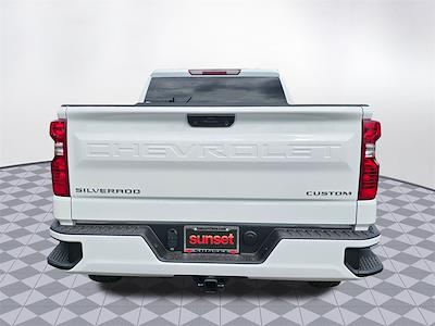 New 2026 Chevrolet Silverado 1500 Custom Crew Cab 4x4 Pickup for sale #25284 - photo 2