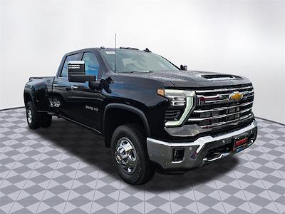 2026 Chevrolet Silverado 3500 Crew Cab 4WD Pickup for sale #25465 - photo 1