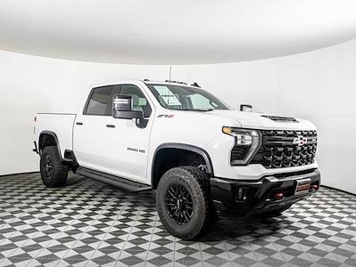 Used 2024 Chevrolet Silverado 2500 - photo 1