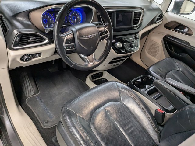 Used 2018 Chrysler Pacifica - photo 9