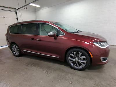 Used 2019 Chrysler Pacifica Limited Minivan for sale #KR721079T - photo 1
