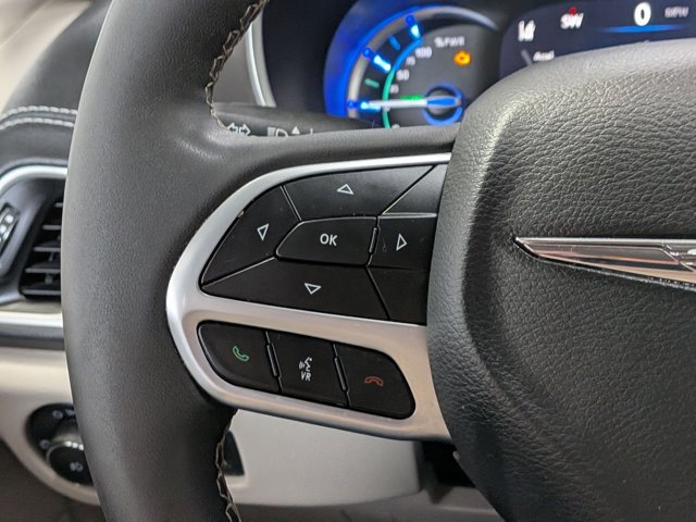 Used 2023 Chrysler Pacifica - photo 15