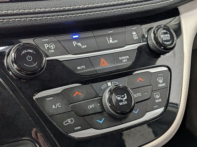 Used 2023 Chrysler Pacifica - photo 20