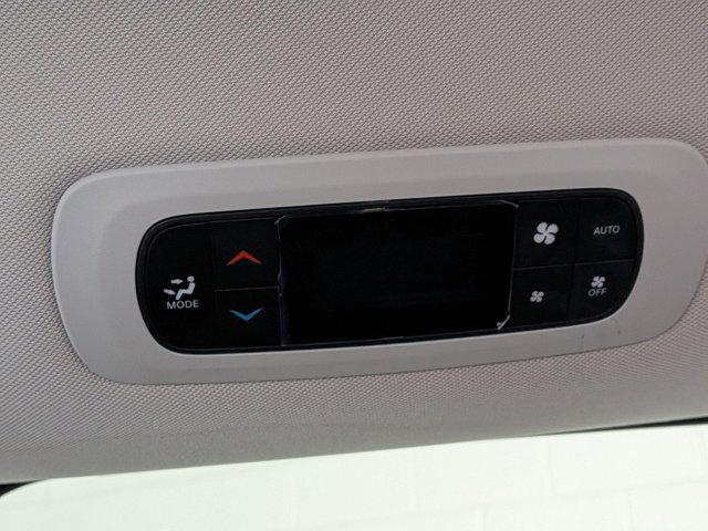 Used 2023 Chrysler Pacifica - photo 25