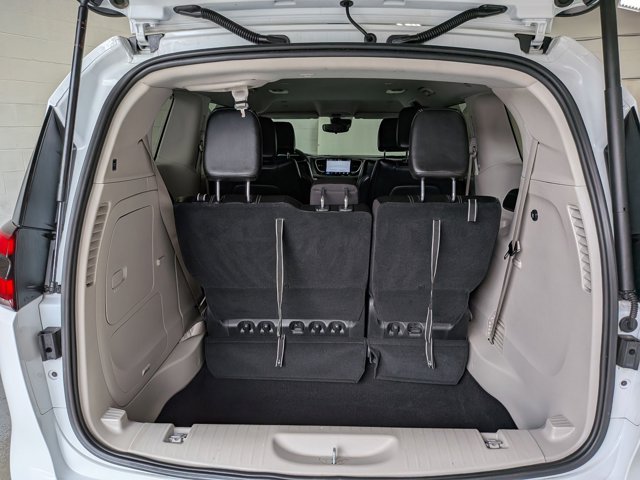 Used 2023 Chrysler Pacifica - photo 28